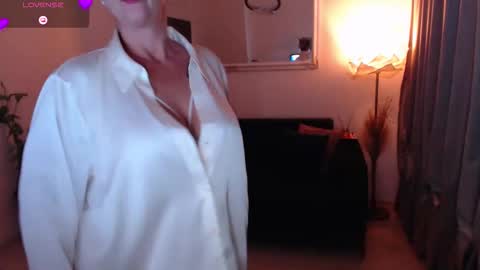 Snapshot of unfulfilledwife chatting on 14, 11, 2025 Eva online show from 14, 11, 2025