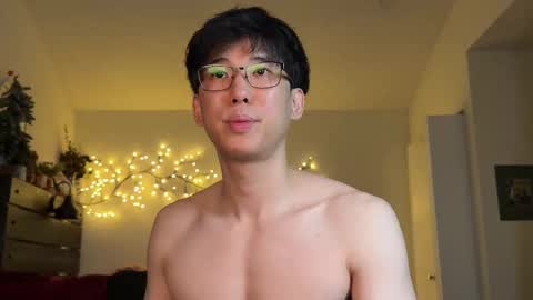 Snapshot of unhingedwang chatting on 8, 9, 2025 wang online show from 8, 9, 2025