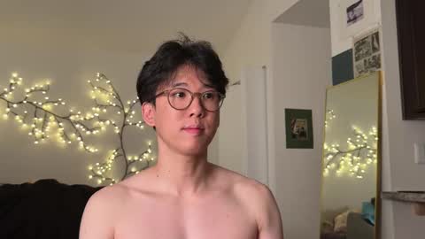 Snapshot of unhingedwang chatting on 28, 9, 2025 wang online show from 28, 9, 2025