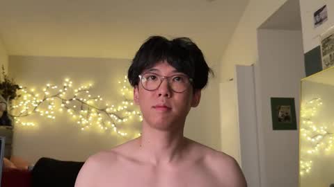 Snapshot of unhingedwang chatting on 19, 10, 2025 wang online show from 19, 10, 2025