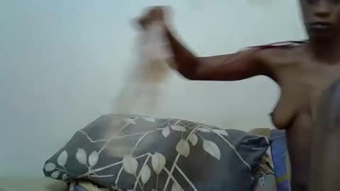 Snapshot of unholymercy chatting on 21, 12, 2025 mercy online show from 21, 12, 2025