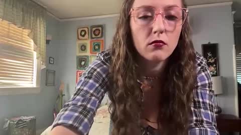 Lola Moonstone online show from 7, 6, 2026