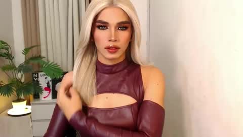 Miss Andrea online show from 18, 12, 2025