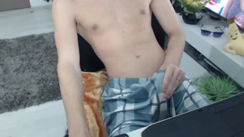 uniqueboy22 online show from 6, 4, 2026