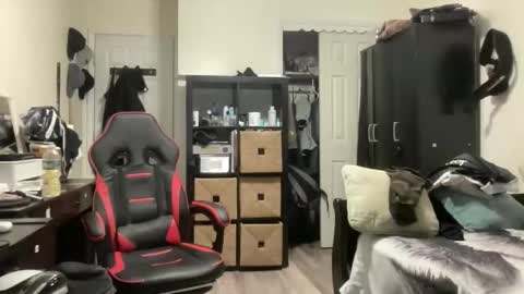 Snapshot of unlobitooenwallstreet chatting on 19, 12, 2025 unlobitooenwallstreet online show from 19, 12, 2025