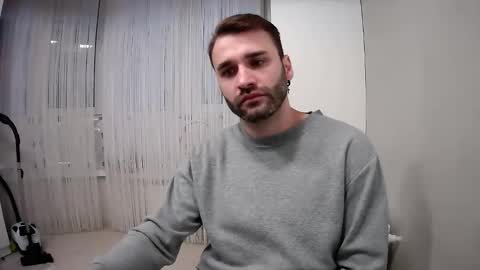 Snapshot of unnknow2024 chatting on 5, 10, 2025 SlavaVibes online show from 5, 10, 2025