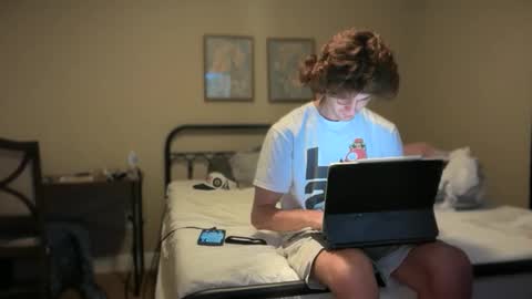 Snapshot of unverifiedbwc chatting on 19, 10, 2025 Stepbro online show from 19, 10, 2025