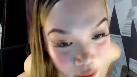 Snapshot of ur_anarosesexdoll chatting on 14, 10, 2025 anarose online show from 14, 10, 2025