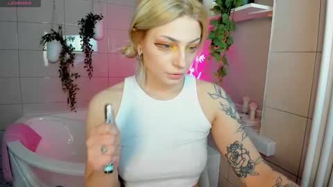 Snapshot of ur_charlie chatting on 15, 1, 2026 Cute Elf Girls online show from 15, 1, 2026