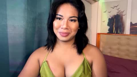 Snapshot of ur_cutiesthotasianxx chatting on 16, 11, 2025 Vee online show from 16, 11, 2025