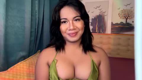 Snapshot of ur_cutiesthotasianxx chatting on 17, 11, 2025 Vee online show from 17, 11, 2025