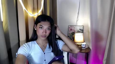 ur_dazzlingmorenaxx online show from 14, 11, 2025