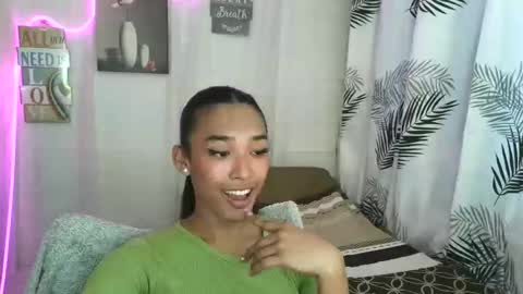 Snapshot of ur_dazzlingmorenaxx chatting on 18, 5, 2026 ur_dazzlingmorenaxx online show from 18, 5, 2026