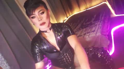 Snapshot of ur_dominatrix chatting on 2, 12, 2025 MISS ANNA online show from 2, 12, 2025