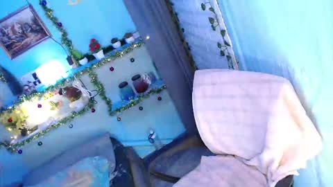 Snapshot of ur_hot_tommiexx chatting on 4, 12, 2025 jennie online show from 4, 12, 2025