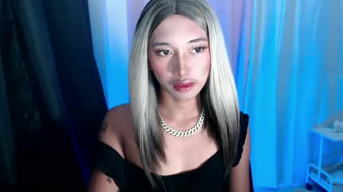 Snapshot of ur_sexyllie chatting on 9, 11, 2025 Ellie online show from 9, 11, 2025