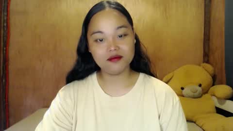 Snapshot of urasian_hotchix69 chatting on 18, 10, 2025 Lycah online show from 18, 10, 2025