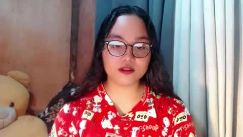 Snapshot of urasian_hotchix69 chatting on 17, 11, 2025 Lycah online show from 17, 11, 2025