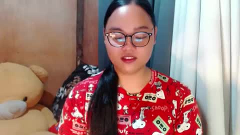 Snapshot of urasian_hotchix69 chatting on 19, 11, 2025 Lycah online show from 19, 11, 2025