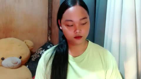 Snapshot of urasian_hotchix69 chatting on 21, 11, 2025 Lycah online show from 21, 11, 2025