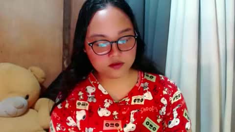 Snapshot of urasian_hotchix69 chatting on 5, 12, 2025 Lycah online show from 5, 12, 2025