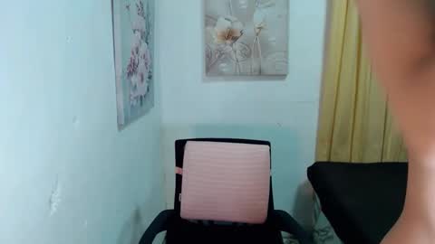 Snapshot of urasian_john20 chatting on 20, 11, 2025 urasian_john20 online show from 20, 11, 2025