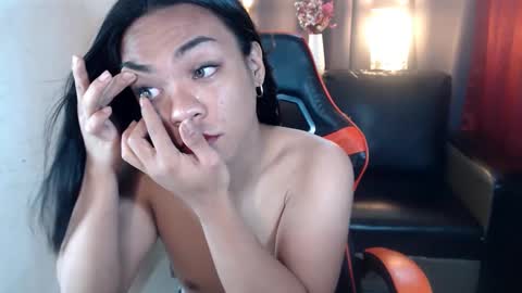 Snapshot of urasian_olivia1 chatting on 2, 1, 2025 Olivia online show from 2, 1, 2025