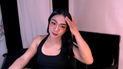 Snapshot of urasian_olivia1 chatting on 5, 3, 2025 Olivia online show from 5, 3, 2025