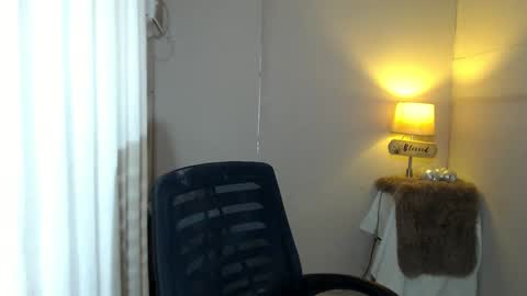 urcrushnextdoor_ online show from 5, 3, 2025