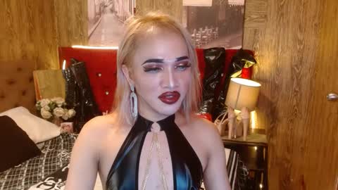 KENDALL online show from 4, 1, 2025