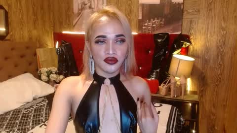 KENDALL online show from 4, 1, 2025