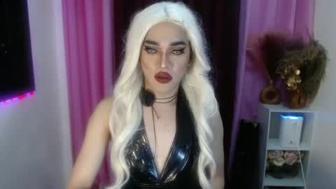 KENDALL online show from 3, 11, 2025