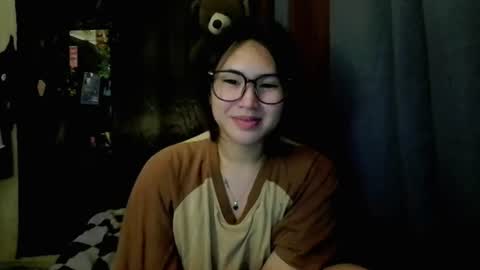 Snapshot of urcuteyuri_xoxo chatting on 7, 7, 2026 sweet yuri online show from 7, 7, 2026