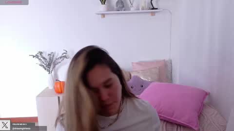 Mia Miller online show from 3, 10, 2025