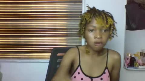 Snapshot of urflirtydoll chatting on 6, 10, 2025 urflirtydoll online show from 6, 10, 2025