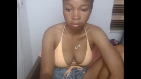 Snapshot of urflirtydoll chatting on 13, 10, 2025 urflirtydoll online show from 13, 10, 2025