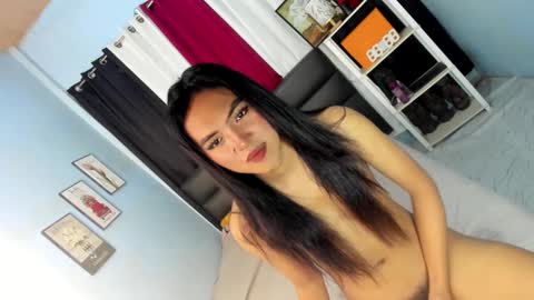 Snapshot of urhot_fcking_zoey chatting on 12, 3, 2025 zoey noir online show from 12, 3, 2025