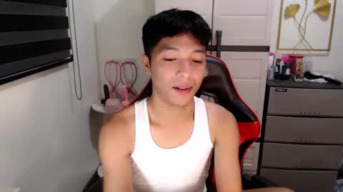 Snapshot of urhotethanxx chatting on 15, 5, 2026 Ethan online show from 15, 5, 2026