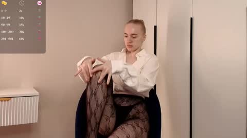 ElizabethLizy online show from 26, 4, 2026
