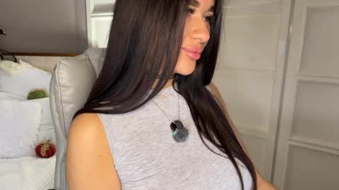 Snapshot of urlillshy chatting on 27, 10, 2025 Kristina online show from 27, 10, 2025