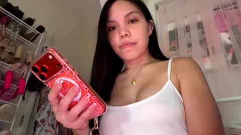 Snapshot of urlittlefilipina chatting on 19, 11, 2025 urlittlefilipina online show from 19, 11, 2025