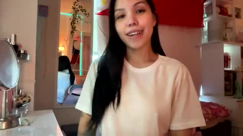 Snapshot of urlittlefilipina chatting on 19, 12, 2025 urlittlefilipina online show from 19, 12, 2025