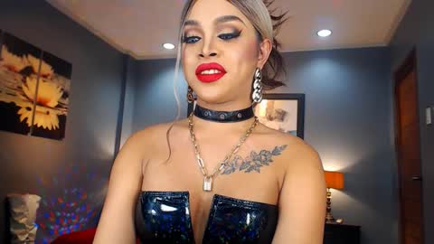 UrMajestyTyra online show from 19, 1, 2025