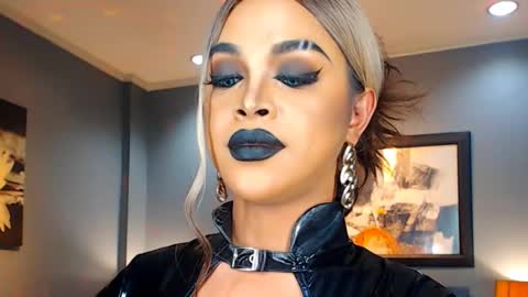 UrMajestyTyra online show from 16, 2, 2025