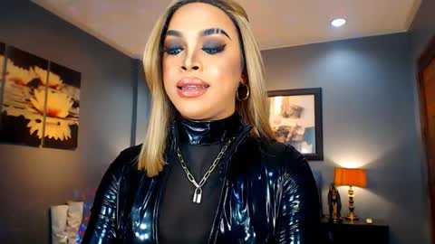 UrMajestyTyra online show from 18, 2, 2025