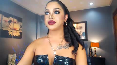 UrMajestyTyra online show from 1, 3, 2025