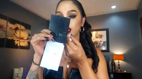 UrMajestyTyra online show from 1, 3, 2025