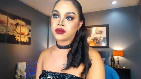 UrMajestyTyra online show from 3, 3, 2025