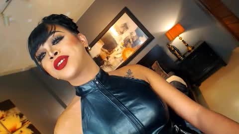 UrMajestyTyra online show from 7, 11, 2025