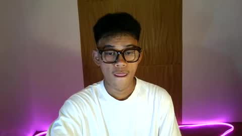 Snapshot of urmoreno_ash chatting on 19, 12, 2025 KING ASH online show from 19, 12, 2025